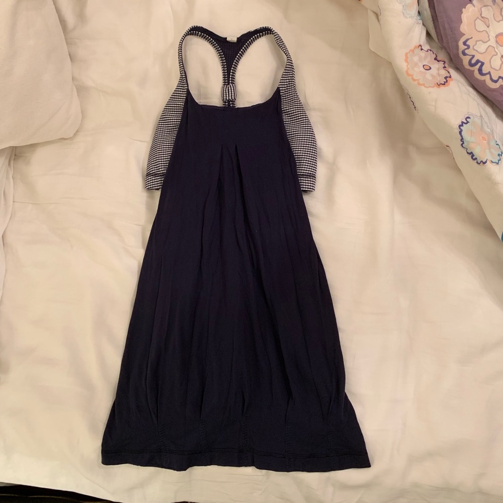 Lululemon top size 4!